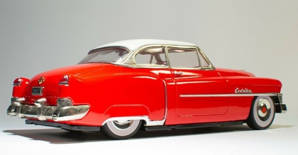 Horikiri Fifties Cadillac Sedan 1950 DieCastmodel in original box (4788)